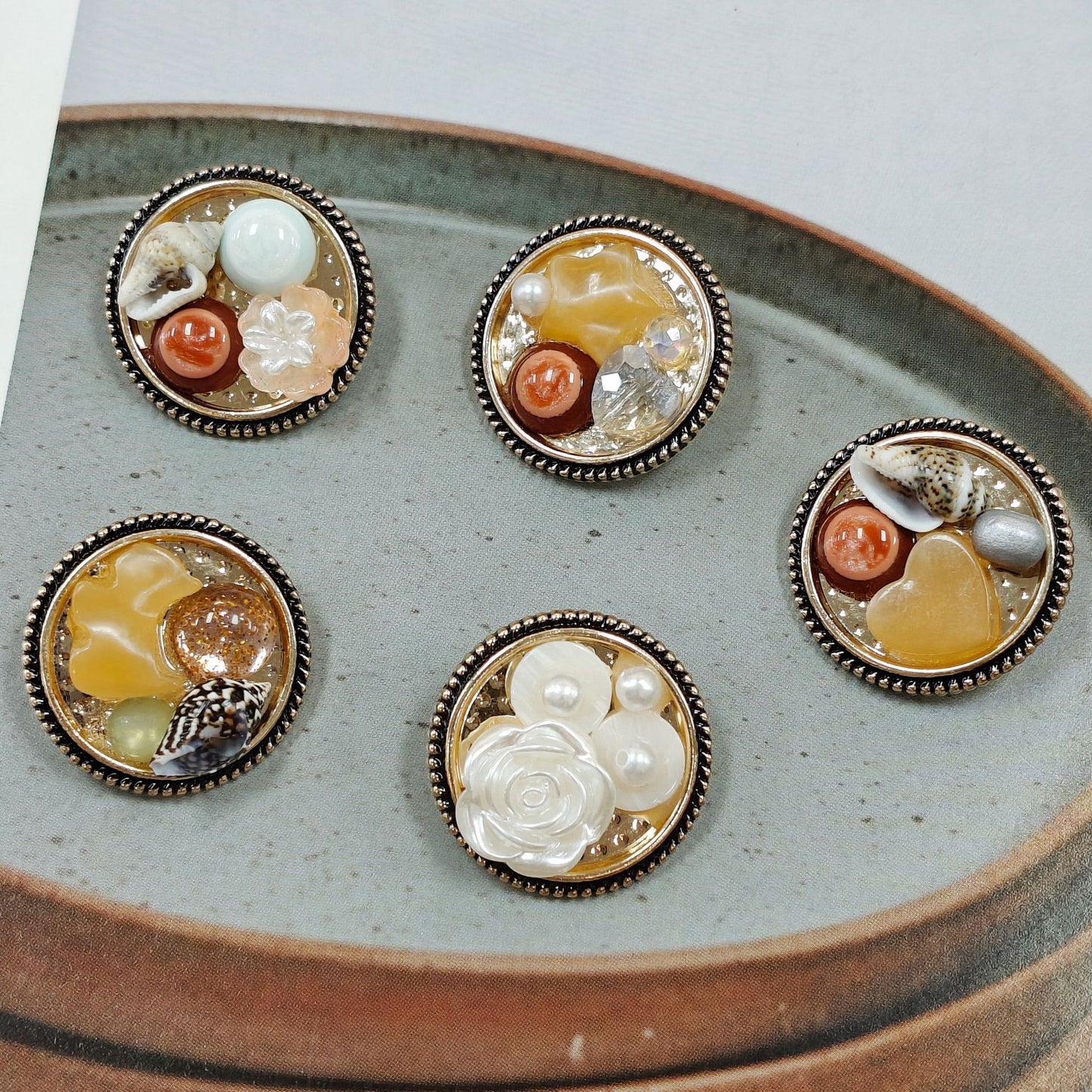 厂家直销精致高级新中式小香风金属花朵外套毛衣大衣装饰细边粘扣