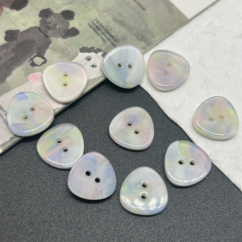 炫彩小鱼蝴蝶元宝云朵星星三角不规则两眼渐变色纽扣童装女装DIY