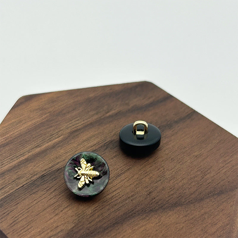 1.1cm圆形可爱小蜜蜂金属树脂双拼纽扣衬衫开衫毛衣装饰扣子