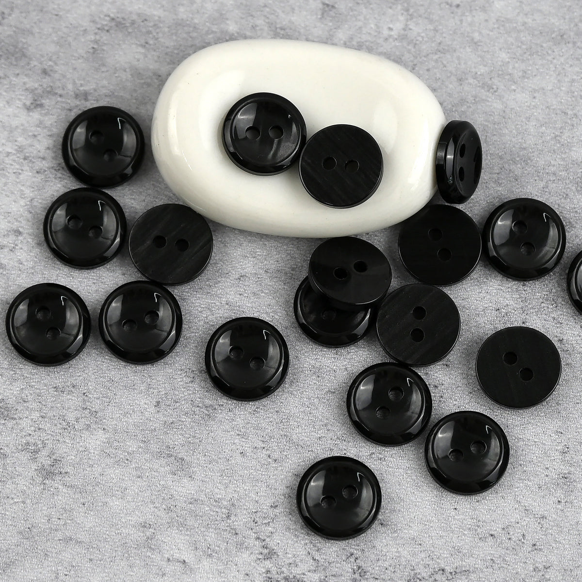 Bunli - DIY 10 Pack Glossy Round Two Hole Button