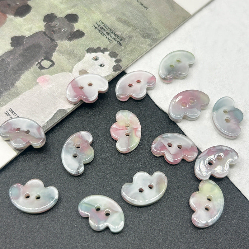 炫彩小鱼蝴蝶元宝云朵星星三角不规则两眼渐变色纽扣童装女装DIY