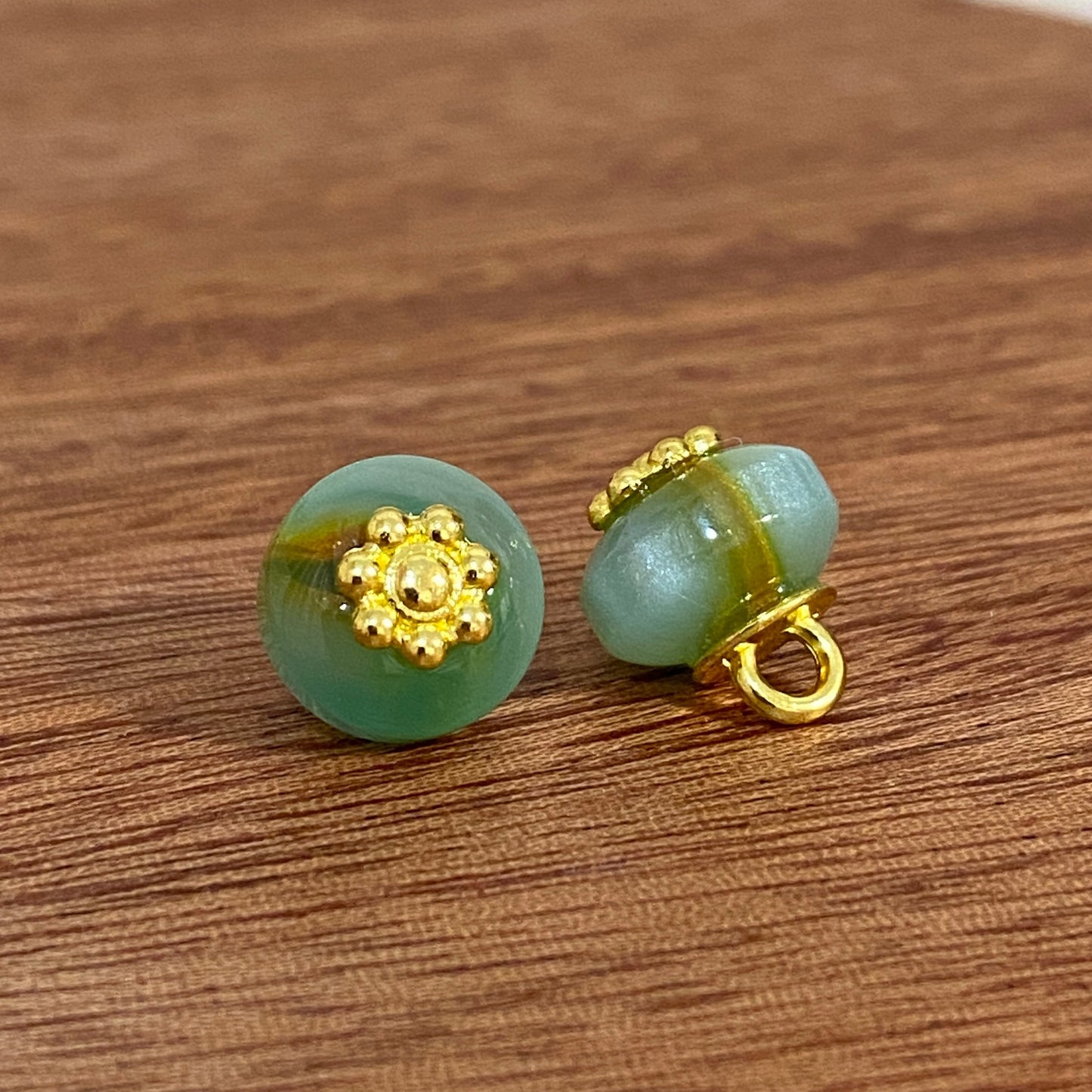 新中式三色渐变树脂扁珠旗袍纽扣复古金花托汉服盘扣服装辅料批发