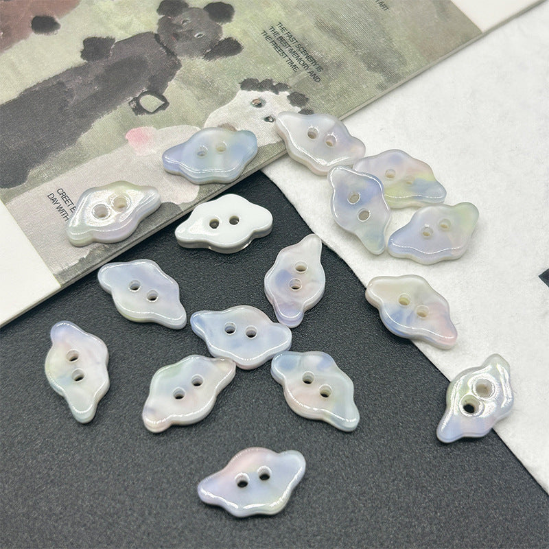 炫彩小鱼蝴蝶元宝云朵星星三角不规则两眼渐变色纽扣童装女装DIY