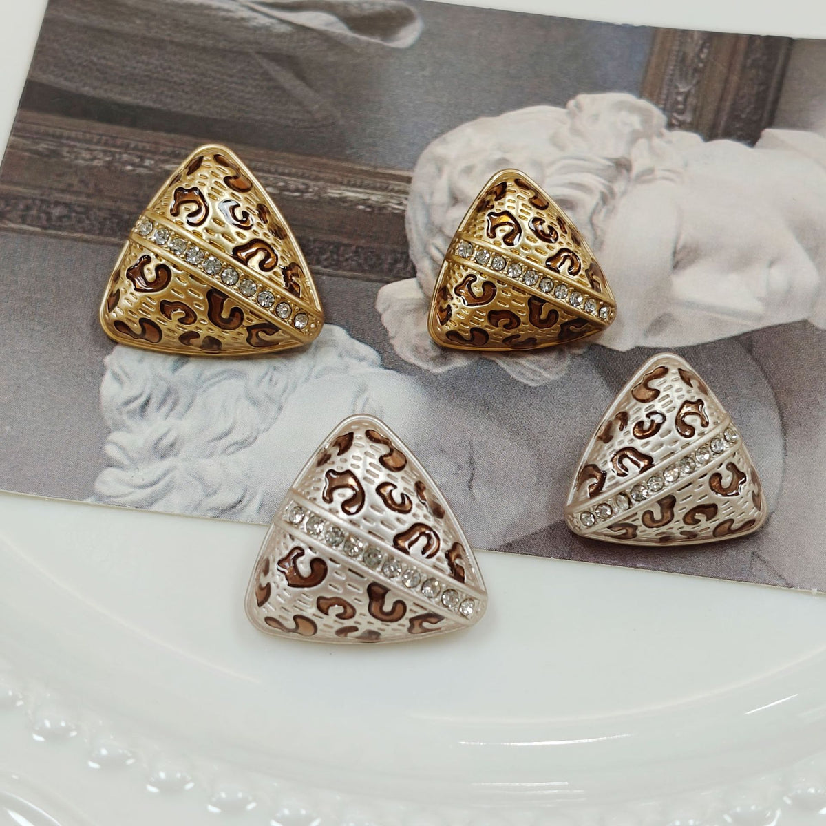 Bunli - DIY 10 Pack Leopard Triangle Accent Button