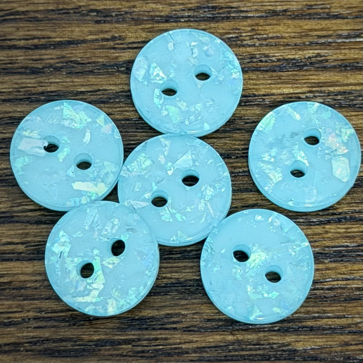 炫彩亮片可爱纽扣配件diy手工洞洞鞋头饰装饰扣子衬衣毛衣开衫纽
