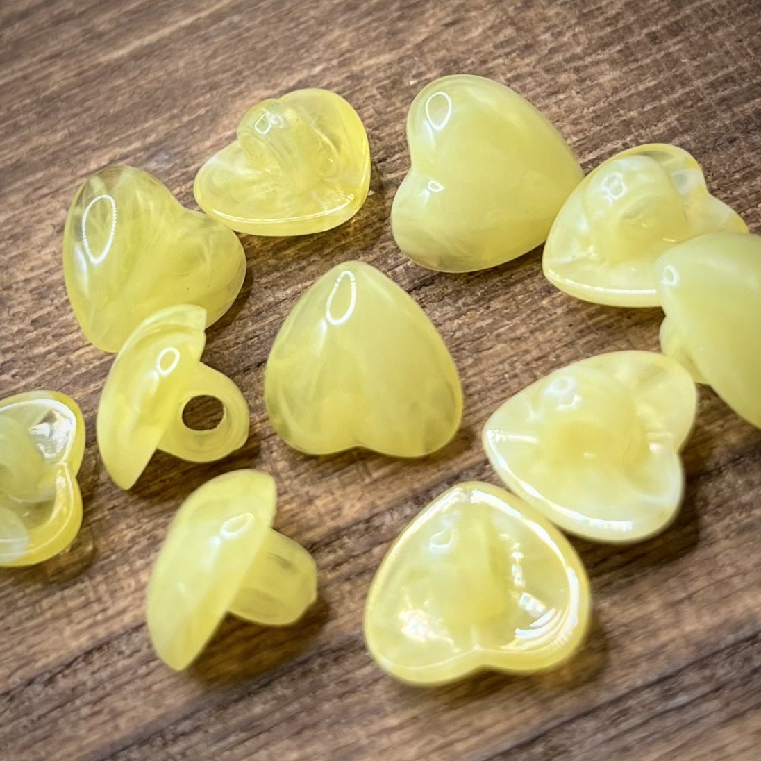 Bunli - DIY 10 Pack Yellow Translucent Heart-Shaped Button