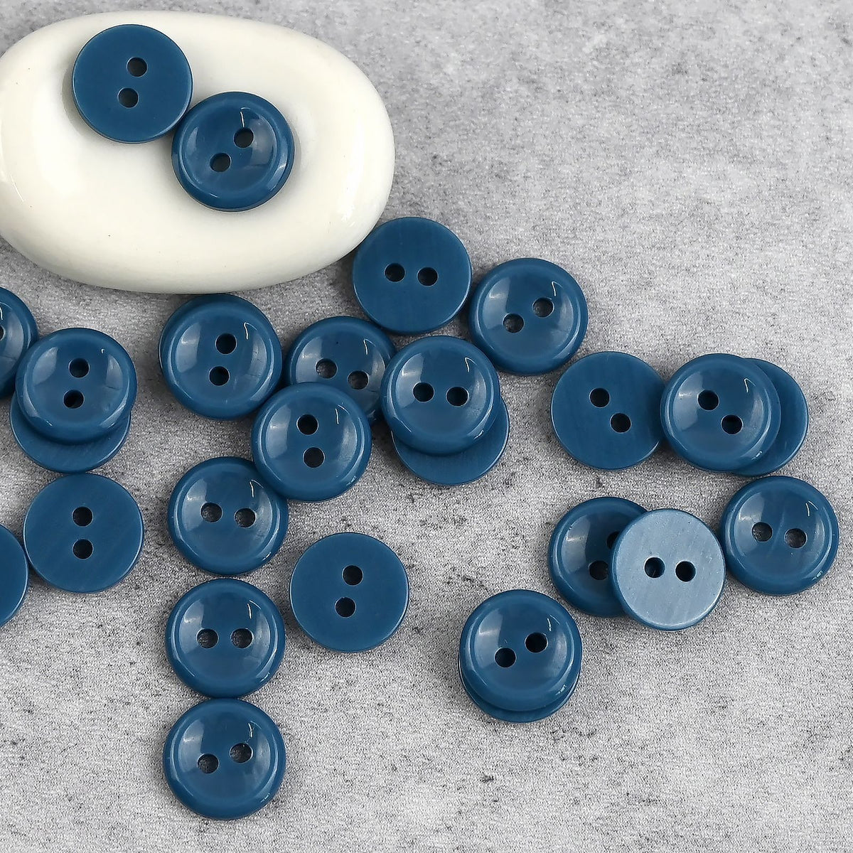 Bunli - DIY 10 Pack Glossy Round Two Hole Button