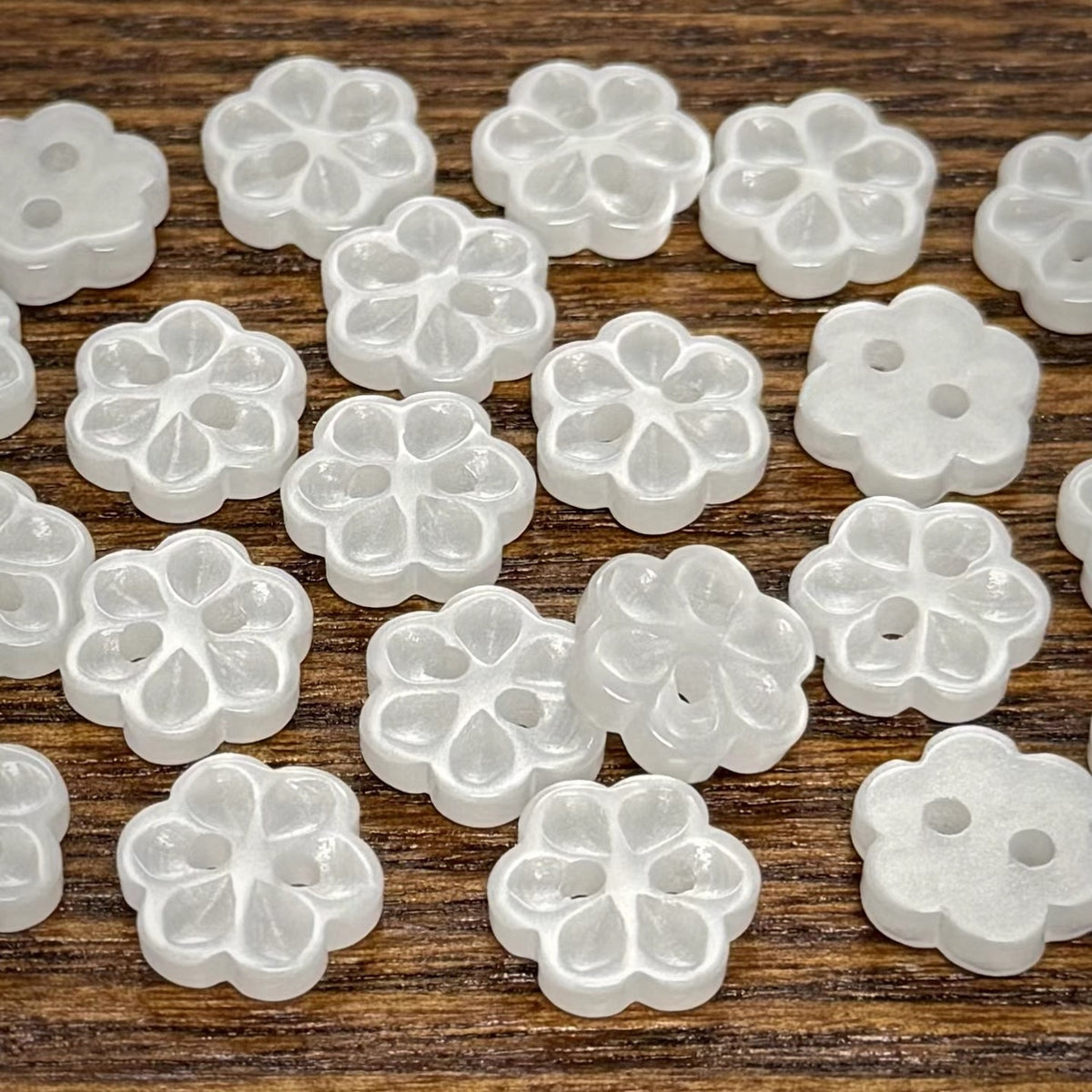 Bunli - DIY 10 Pack Engraved Plum Flower Two-Hole Button