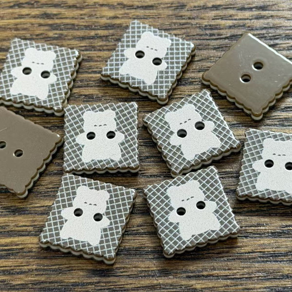 Bunli - DIY 10 Pack Bear Waffle Two-Hole Button