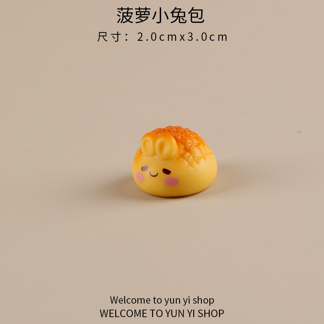 可爱卡通面包小兔子微景观创意摆件装饰品配件车载桌面树脂小摆件