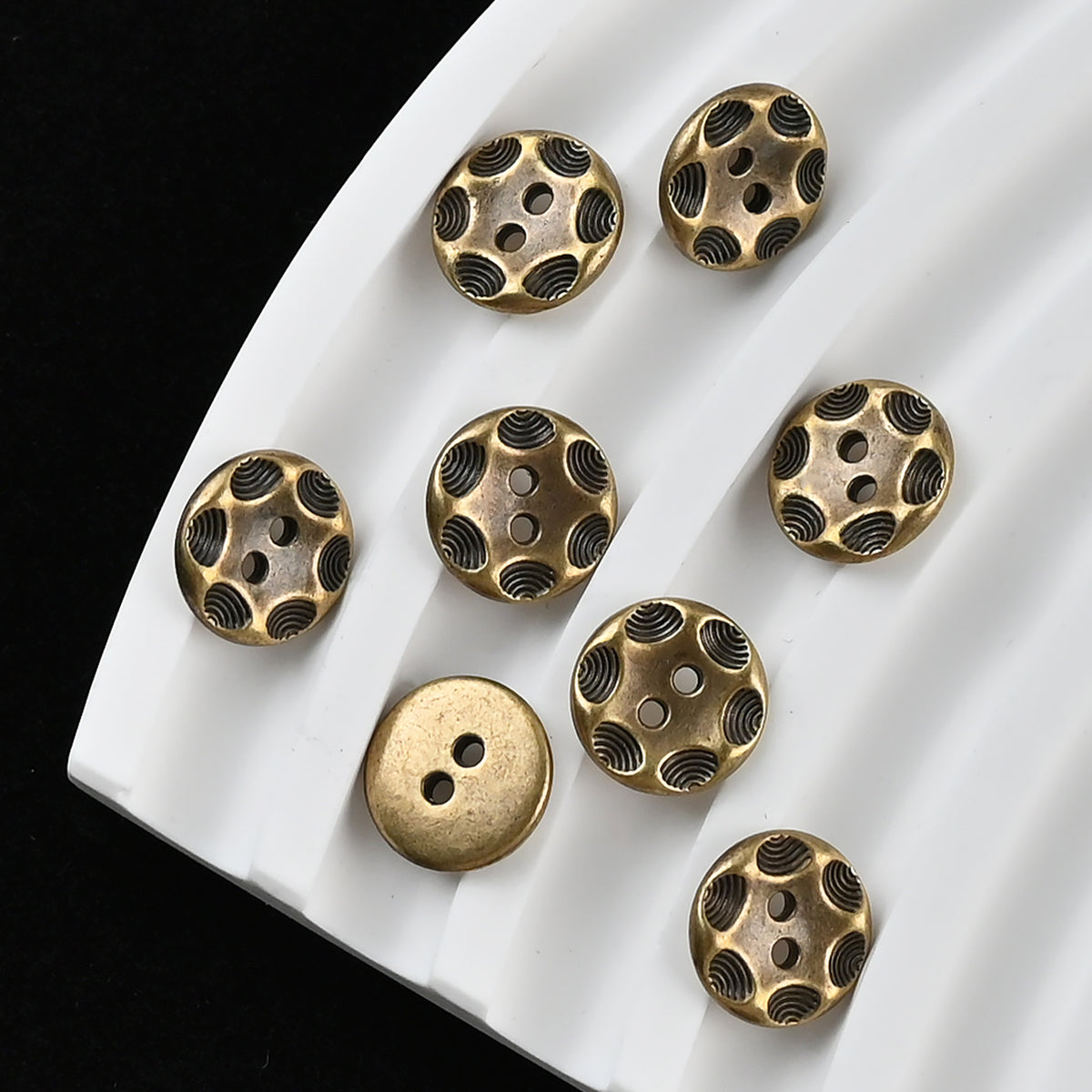 Bunli - DIY 10 Pack Scalloped Ripple Round Button
