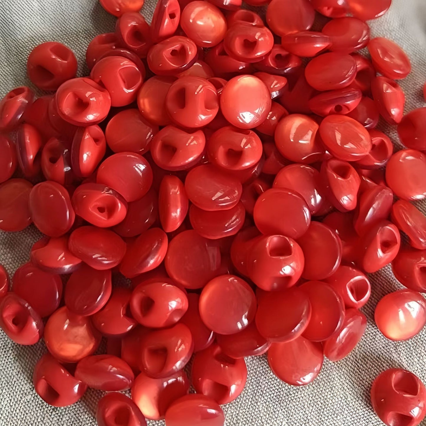 批发彩色珠光蘑菇扣树脂纽扣毛呢大衣扣子圆形小抛面暗脚手缝扣