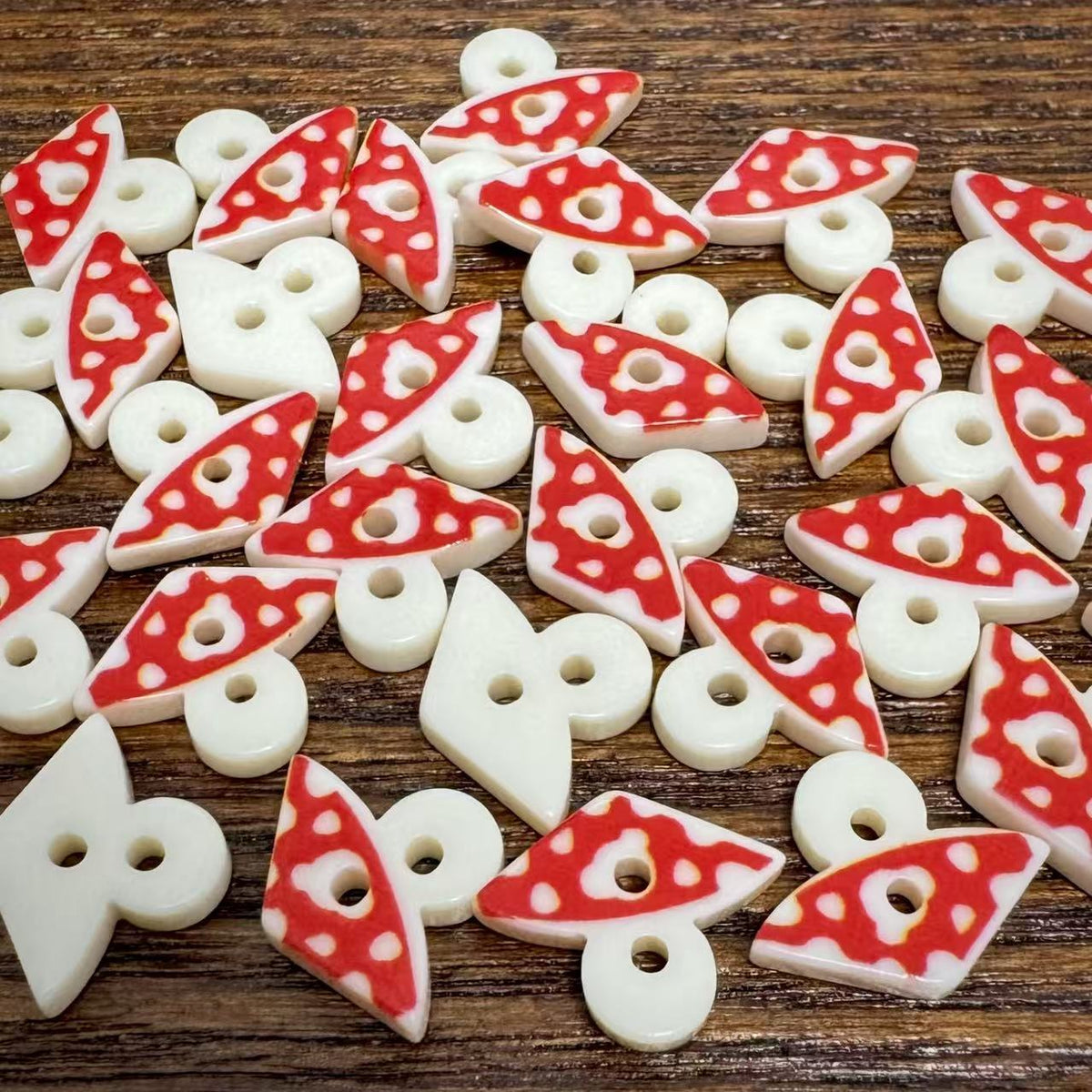 Bunli - DIY 10 Pack Woodland Mushroom Two Hole Button