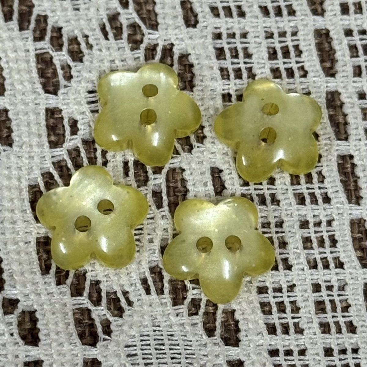 彩色两眼梅花闪粉树脂纽扣单面包双面可用衬衫童装女装DIY装饰扣