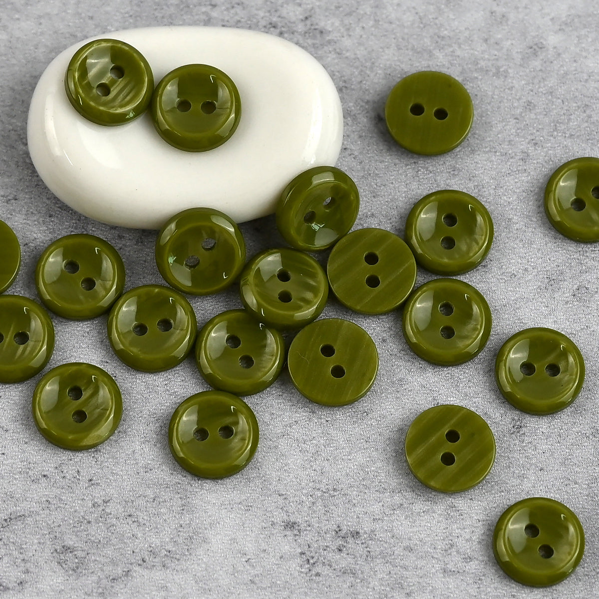 Bunli - DIY 10 Pack Glossy Round Two Hole Button