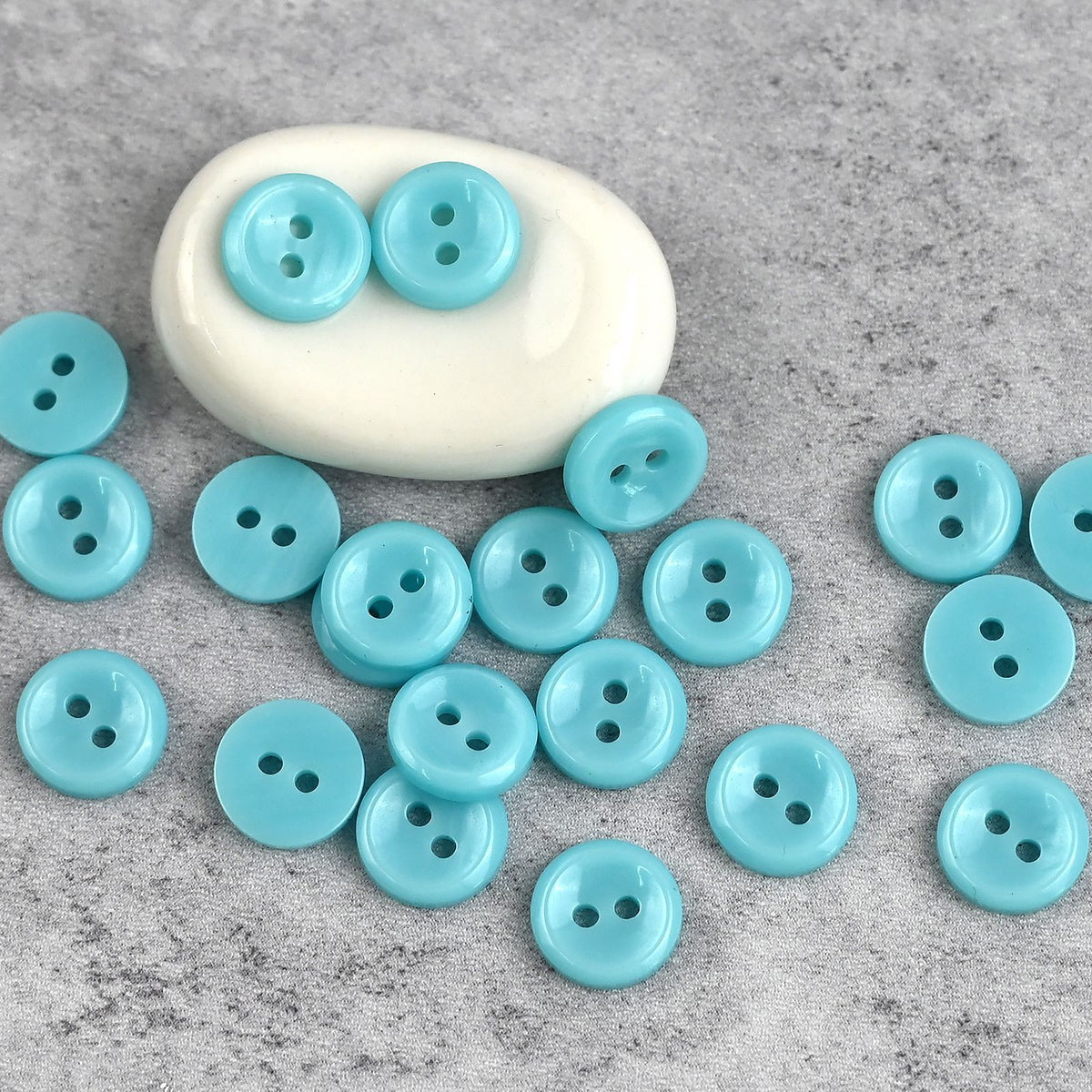 Bunli - DIY 10 Pack Glossy Round Two Hole Button