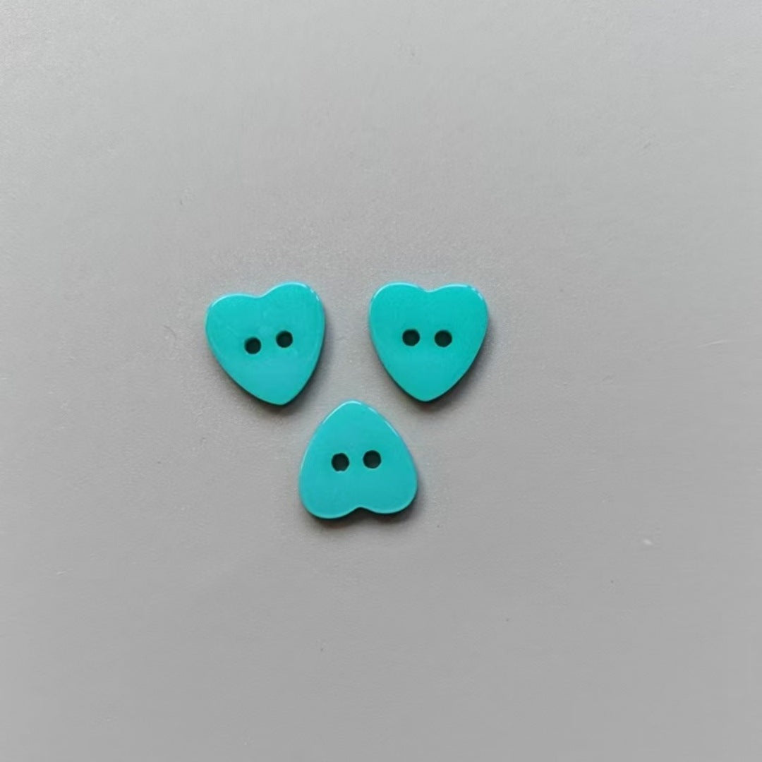 树脂桃心纽扣心形彩色扣子手工DIY爱心纽扣儿童服装毛衣装饰扣子