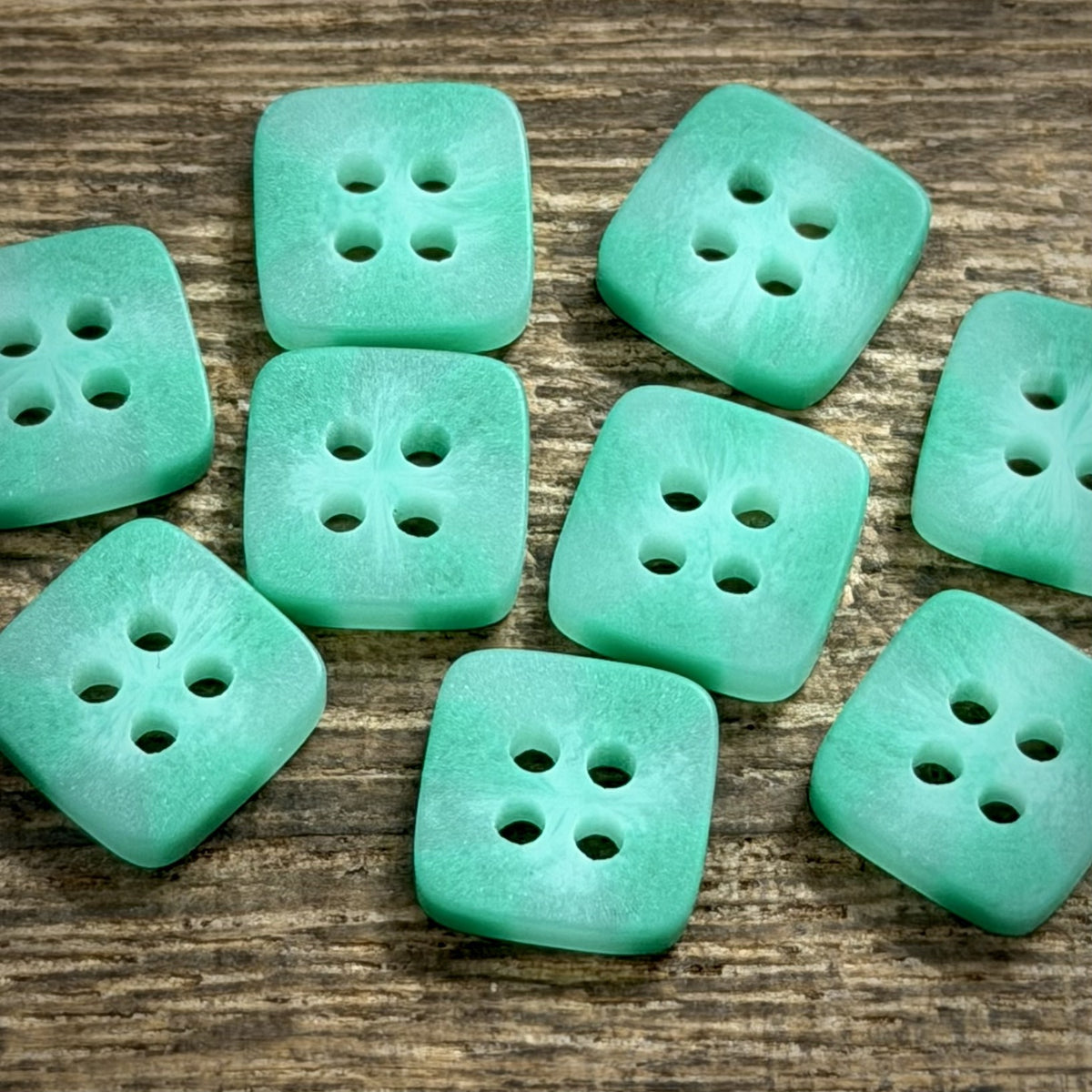绿色方块花纹异形树脂扣儿童毛衣手工娃衣DIY纽扣衬衫针织衫装饰