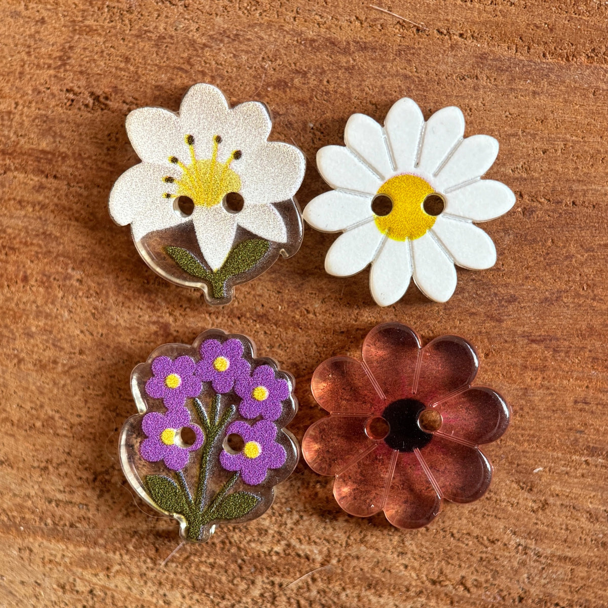 Bunli - DIY 10 Pack Transparent Flower-Shaped Button