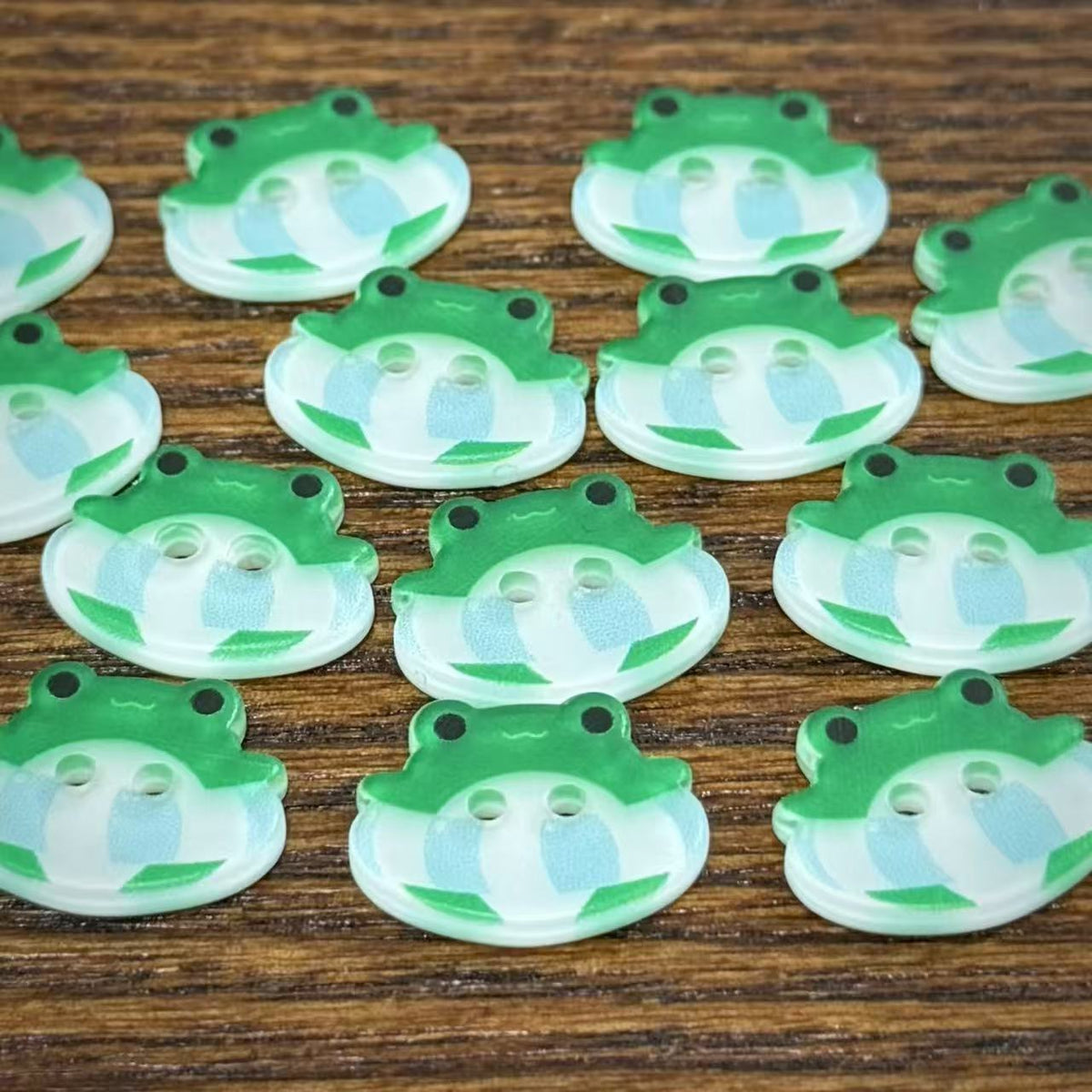 Bunli - DIY 10 Pack Happy Frog Two-Hole Button