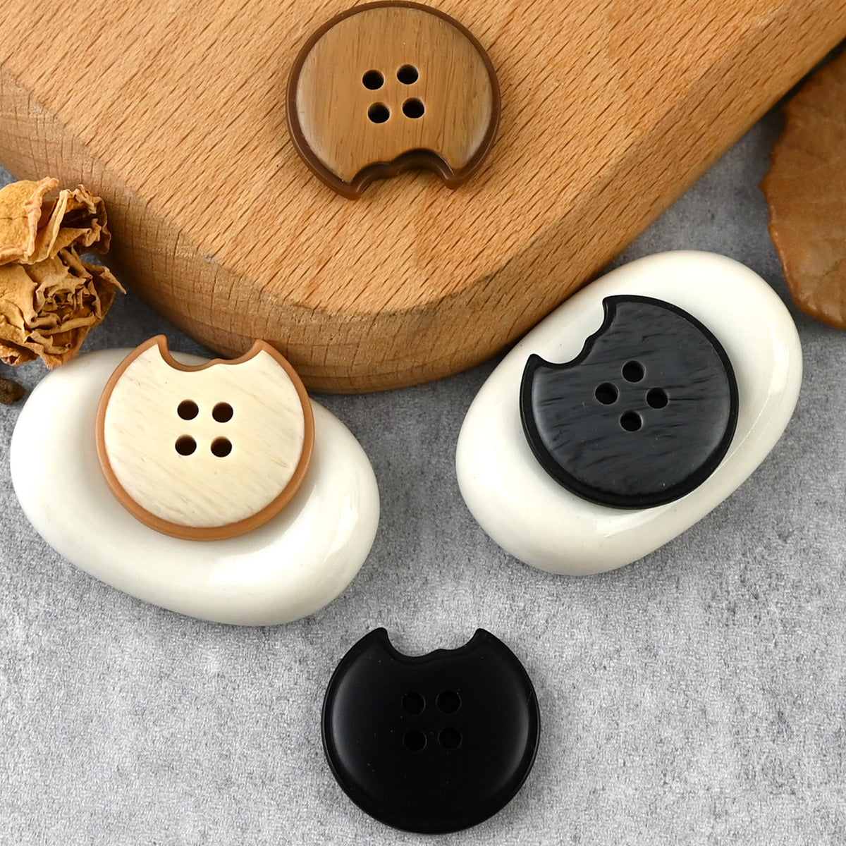 Bunli - DIY 10 Pack Notched Round Four Hole Button