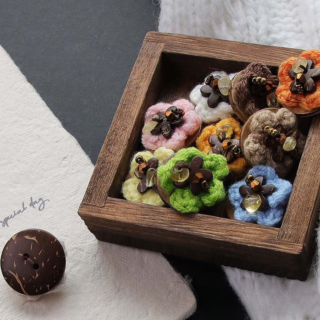 Bunli - DIY 10 Pack Floral Textured 2-Hole Buttons