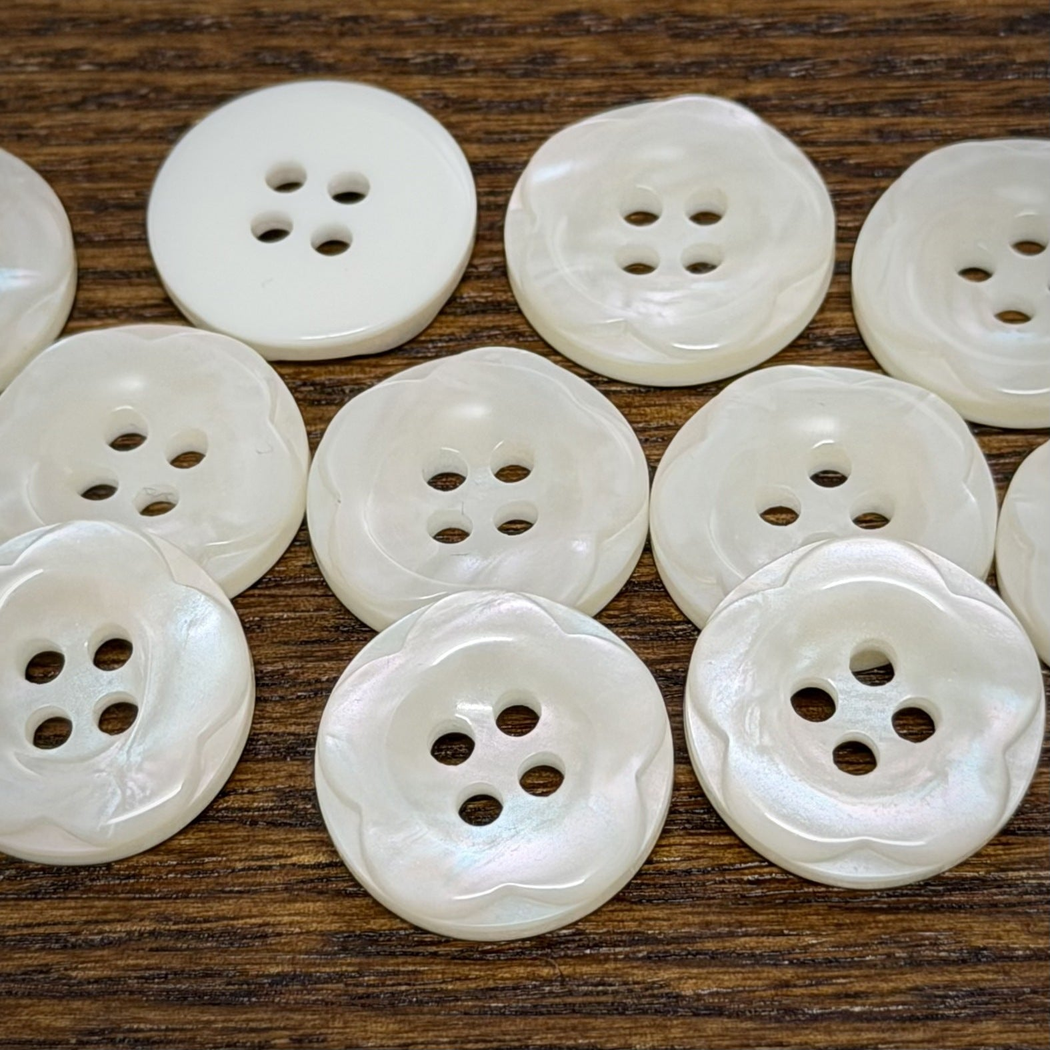 Bunli - DIY 10 Pack Petal Edge Pearl Sheen Button