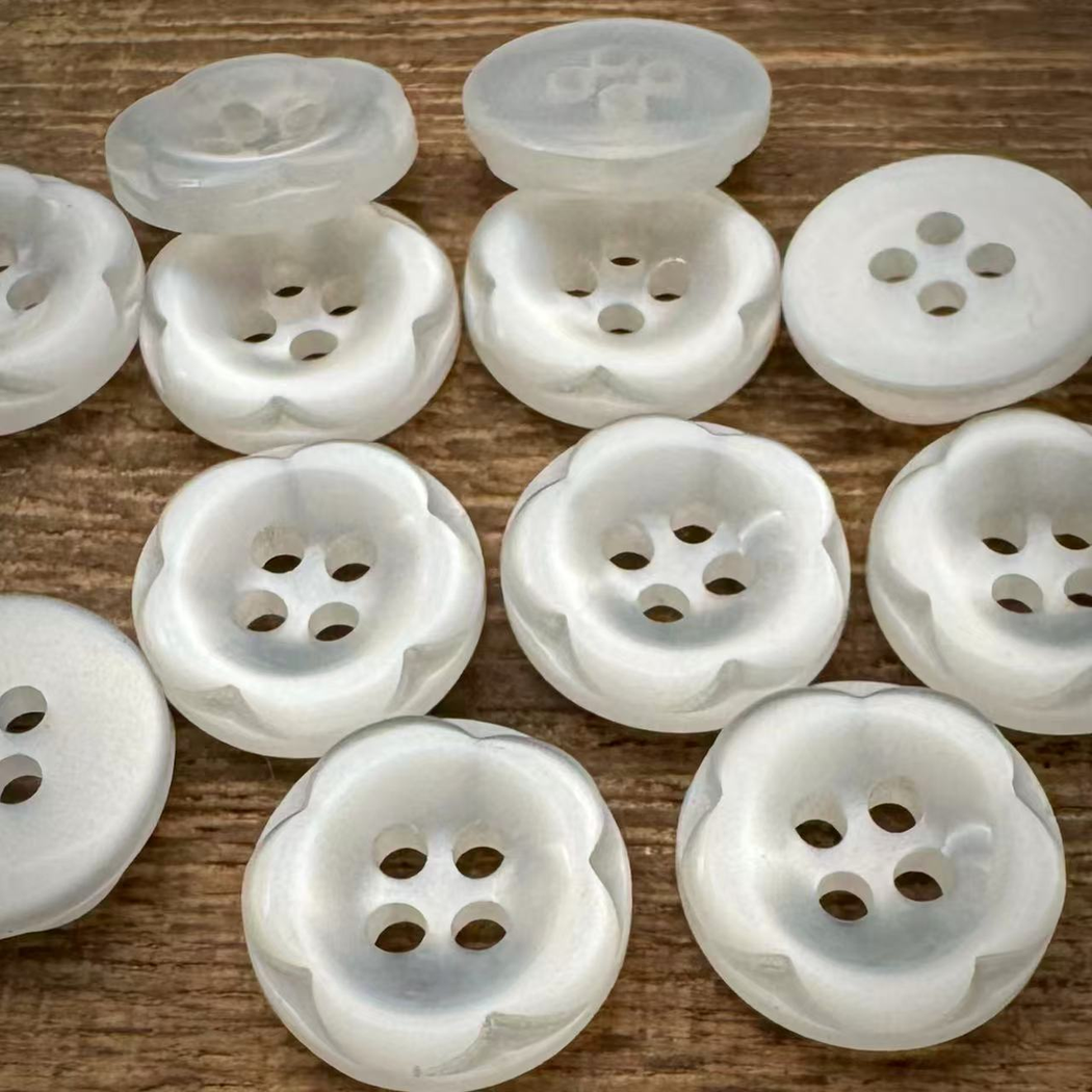 Bunli - DIY 10 Pack Pearl Bloom Four Hole Button