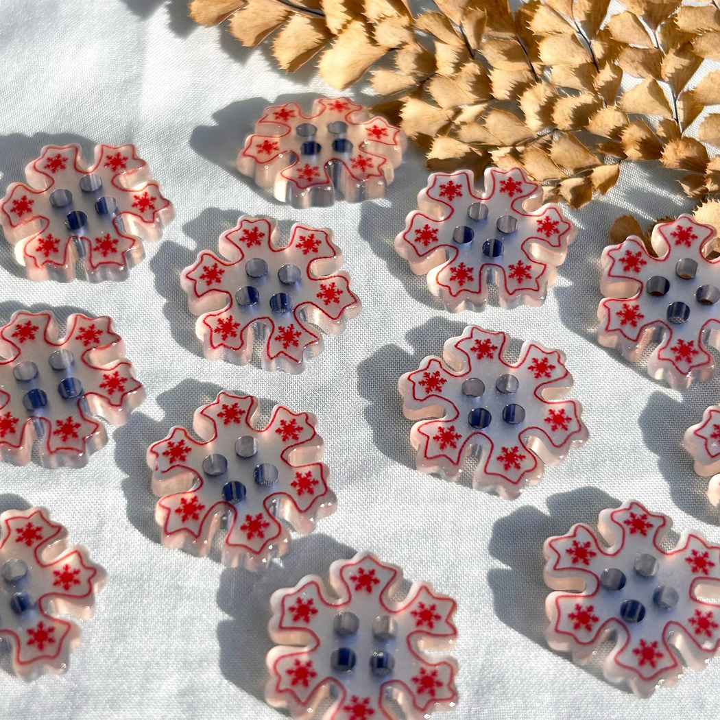 Bunli - DIY 10 Pack Snowflake Red Print Button