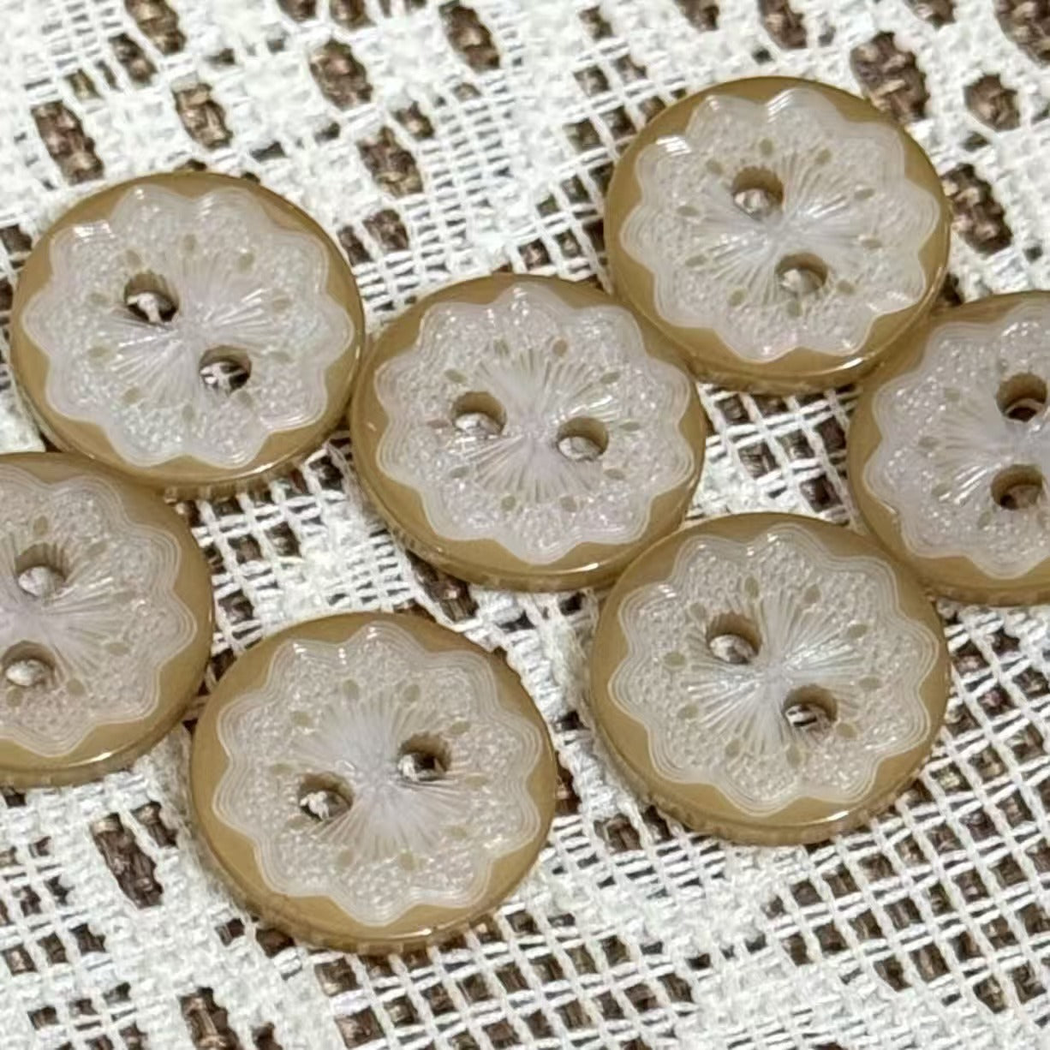 Bunli - DIY 10 Pack Beige Floral Relief Button