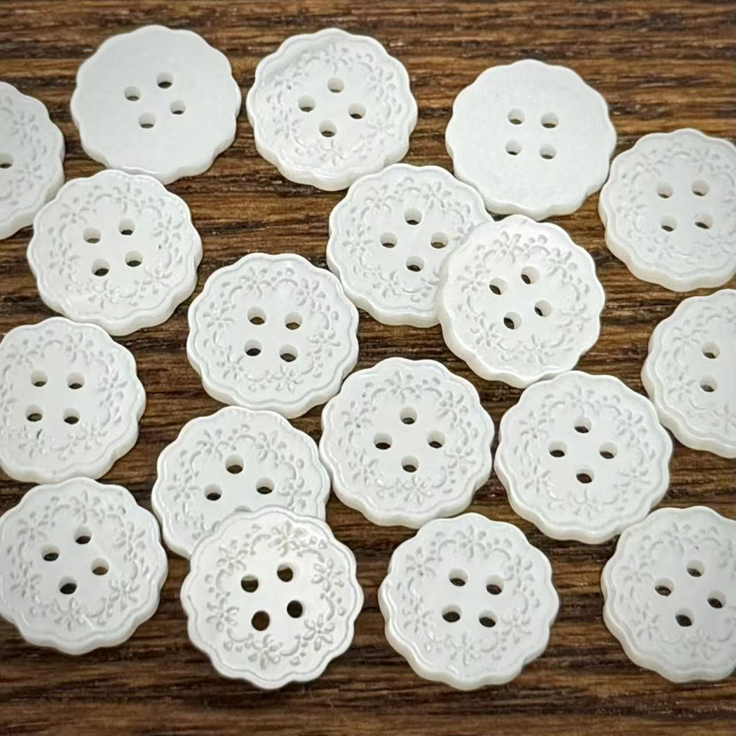 Bunli - DIY 10 Pack Scalloped Floral Button