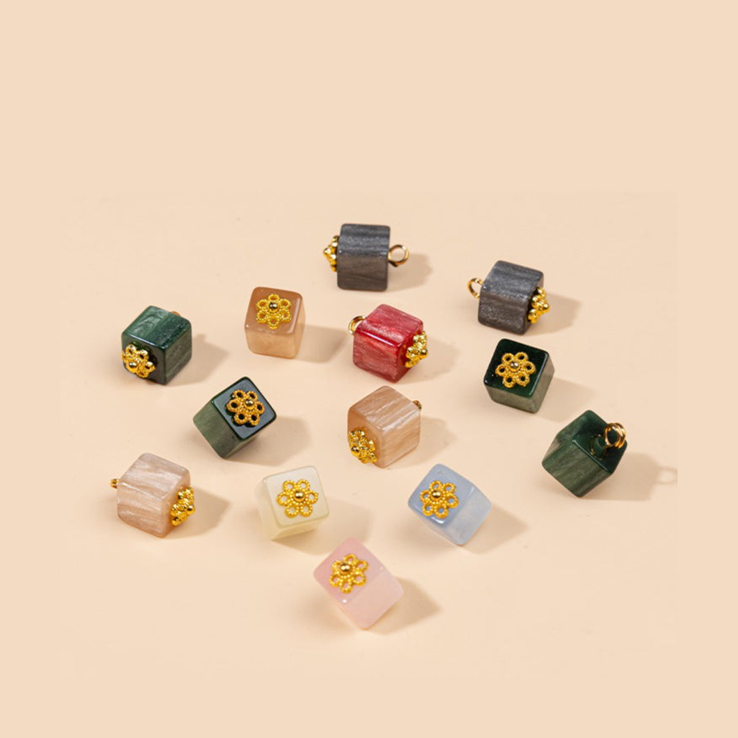 Bunli - DIY 10 Pack Marbled Cube Floral Button