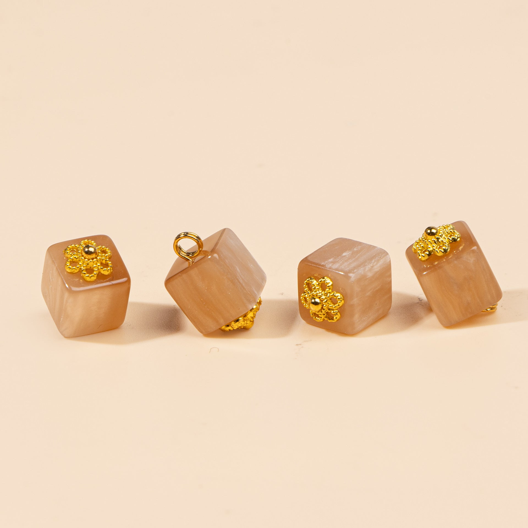 Bunli - DIY 10 Pack Marbled Cube Floral Button