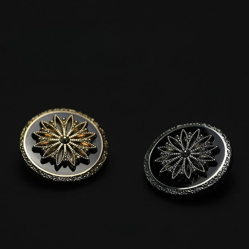 Raised floral buttons in two colors