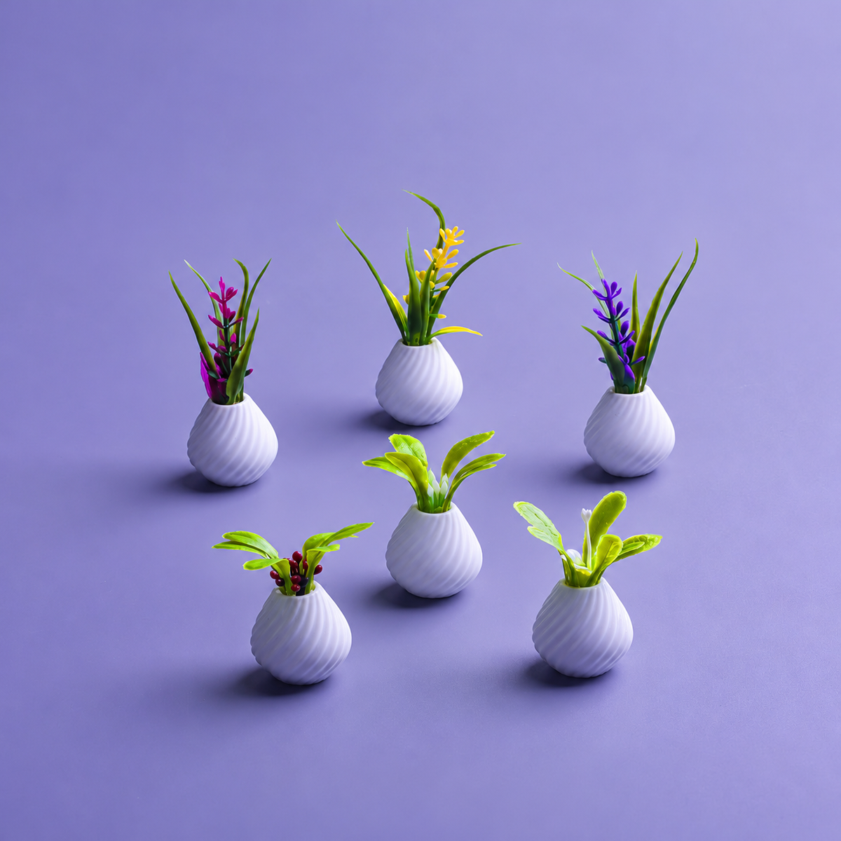 Objella Floral Mini Vase Miniature complete group scene