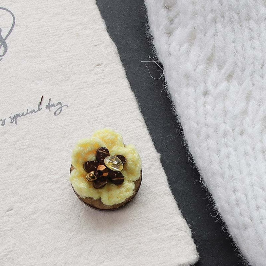 Bunli - DIY 10 Pack Floral Textured 2-Hole Buttons