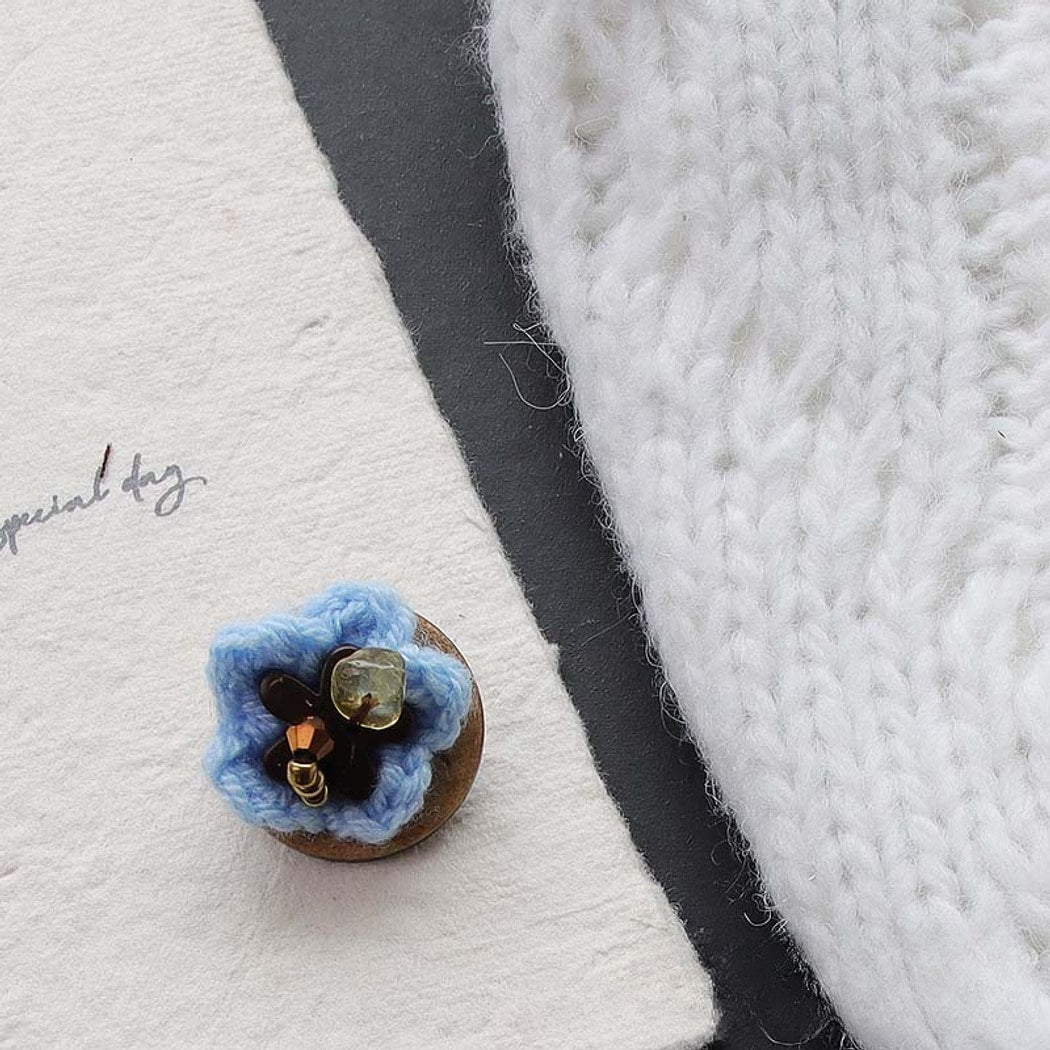 Bunli - DIY 10 Pack Floral Textured 2-Hole Buttons