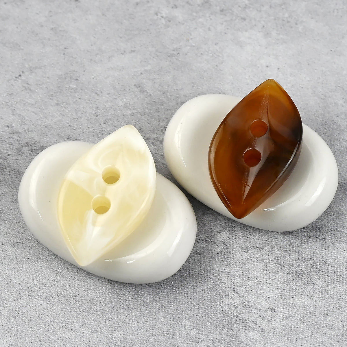 Bunli - DIY 10 Pack Irregular Leaf Shank Button
