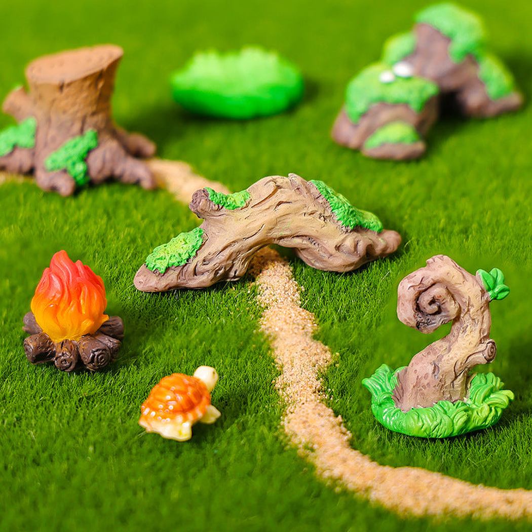 Objella - Mossy Stump Stone Miniature Ornament