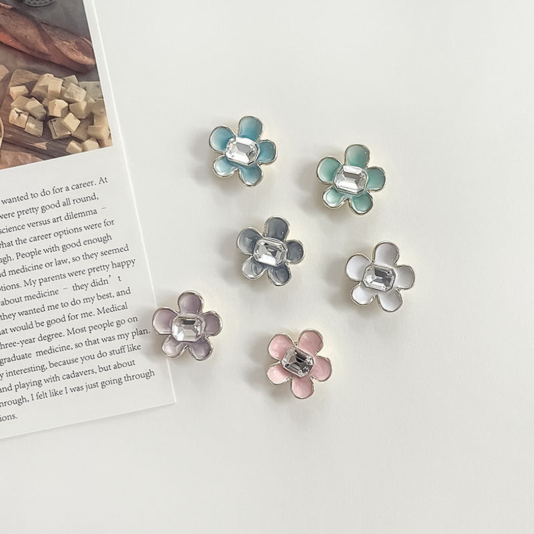 Chivy - Faceted Center Flower Embellishment Accessory