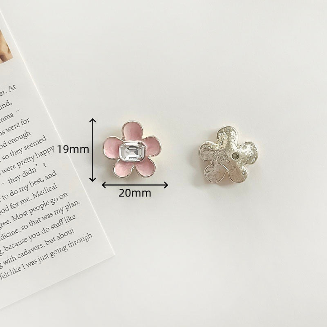 Chivy - Faceted Center Flower Embellishment Accessory