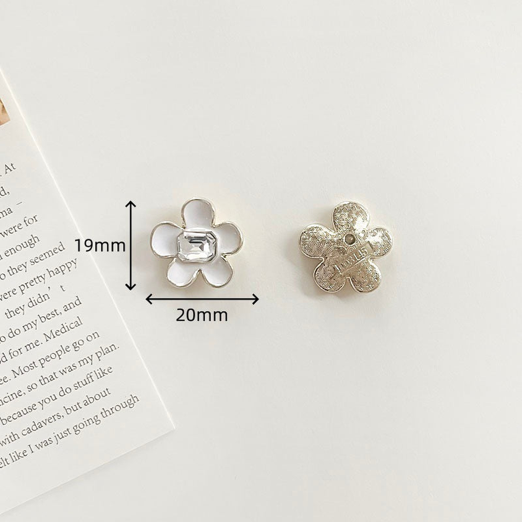 Chivy - Faceted Center Flower Embellishment Accessory