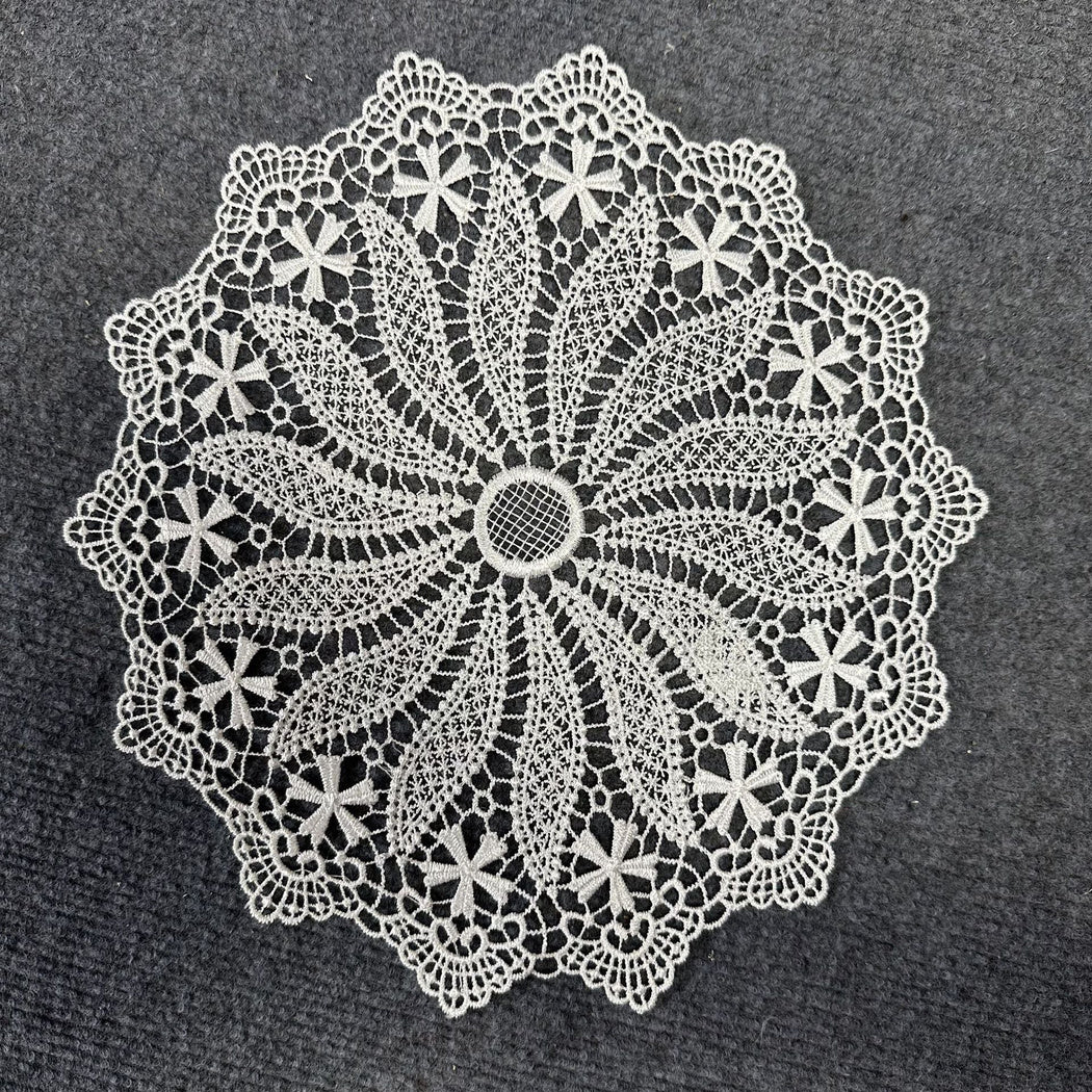 White round lace-style table mat, style view 02
