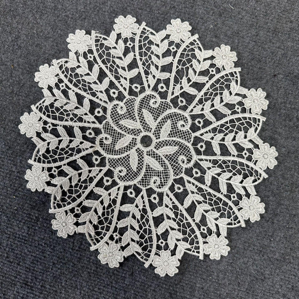 White round lace-style table mat, style view 03