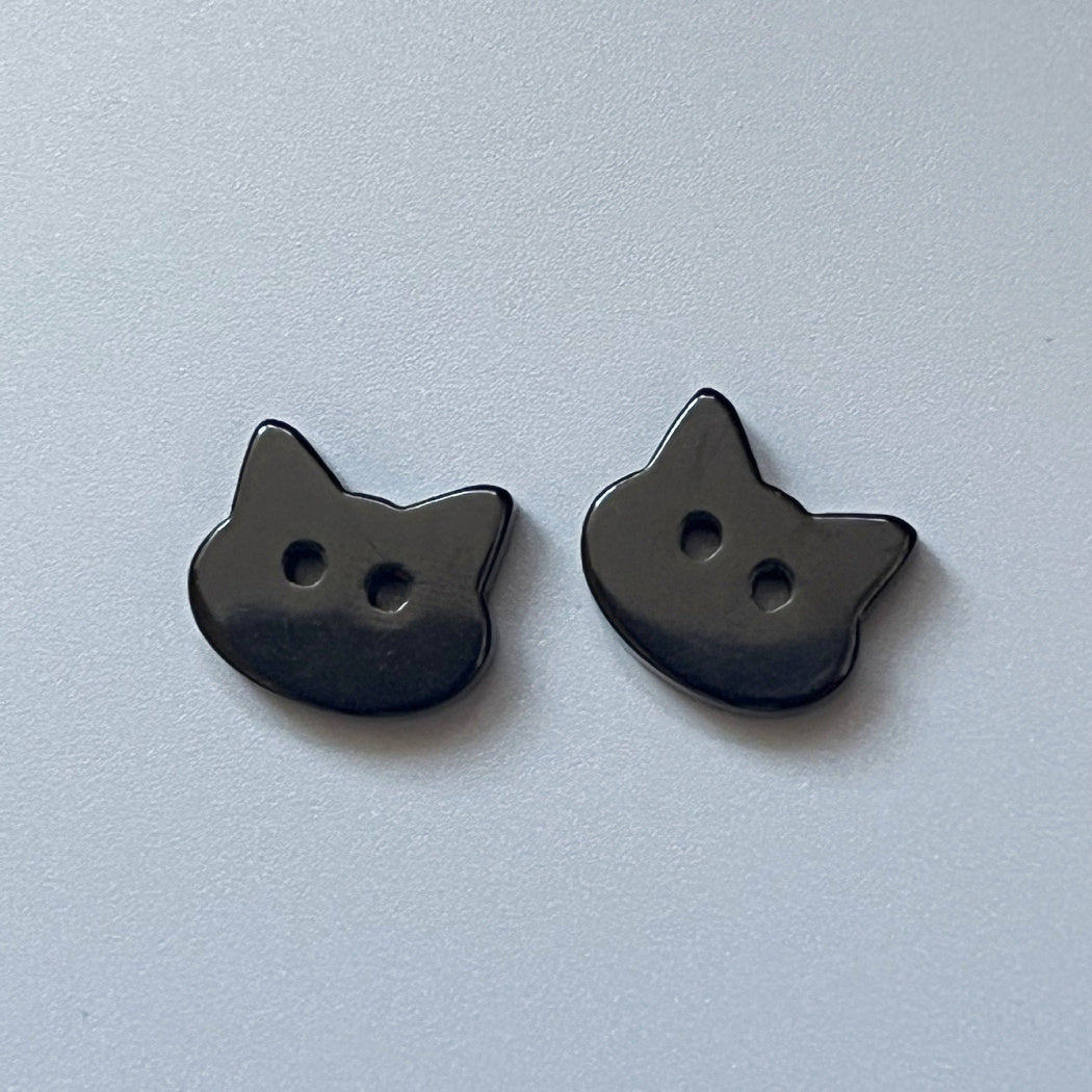Bunli - DIY 10 Pack Glossy Cat-Shaped Two-Hole Button